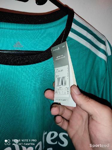 Football - Maillot Benzema Real Madrid extérieur adidas neuf - photo 6