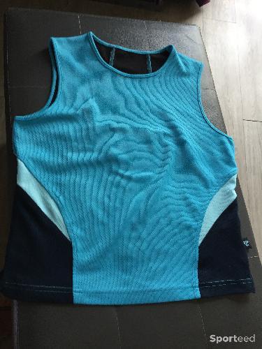 debardeur et tee shirt pour la gym