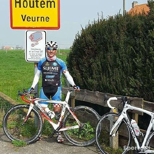 Vélo de route full carbone taille M