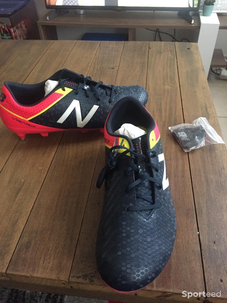 Football - Crampon new balance vissé neuf  - photo 3