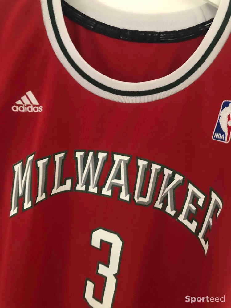 Basket-ball - Maillot Milwaukee Bucks  - photo 2