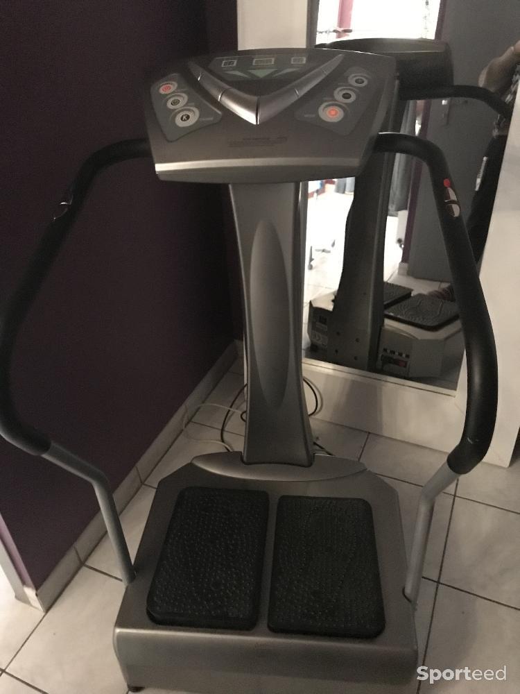 Pilates / Gym douce - Plateforme vibrante type power plate  - photo 1