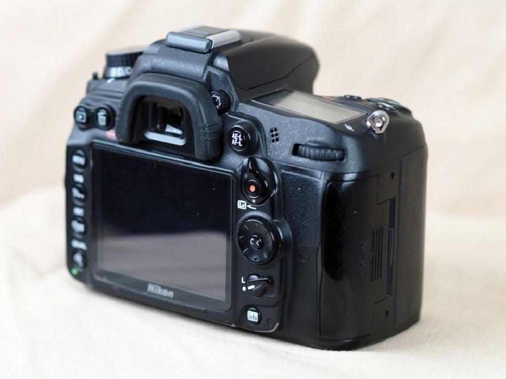 Accessoires électroniques - Nikon D7000 très bon état - photo 2