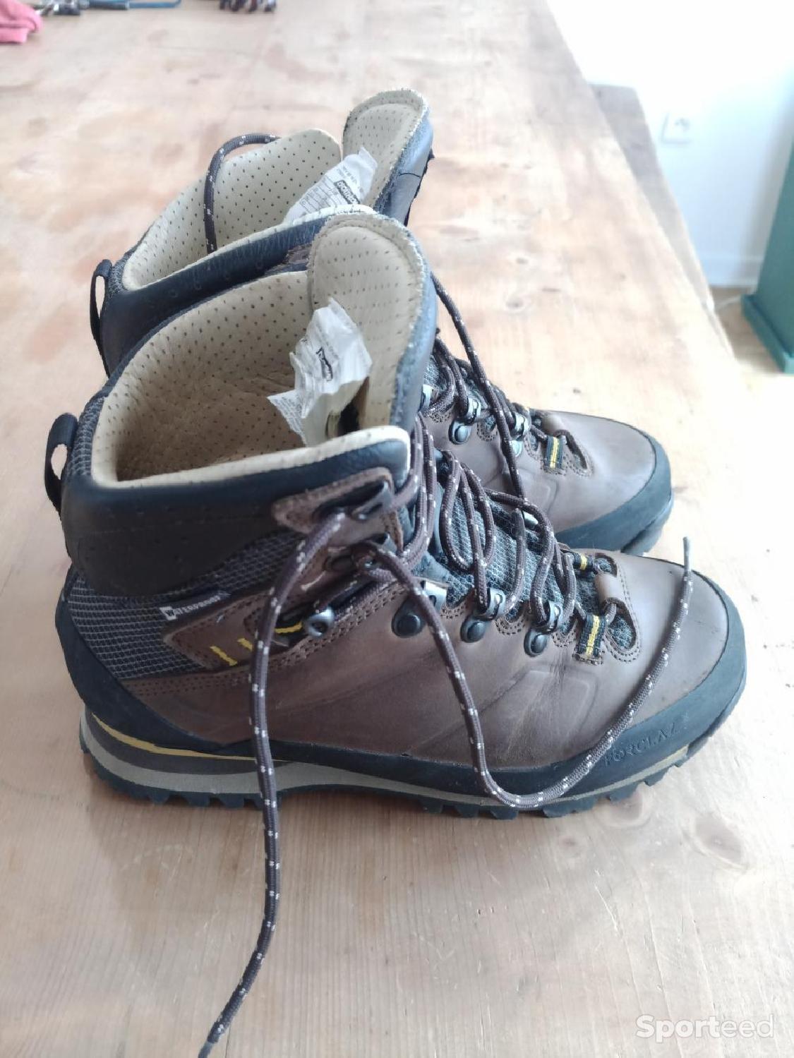 Chaussures Imperméables de Randonnée pour Homme Quechua MH500 MID - Grises,  du 39 au 47 –