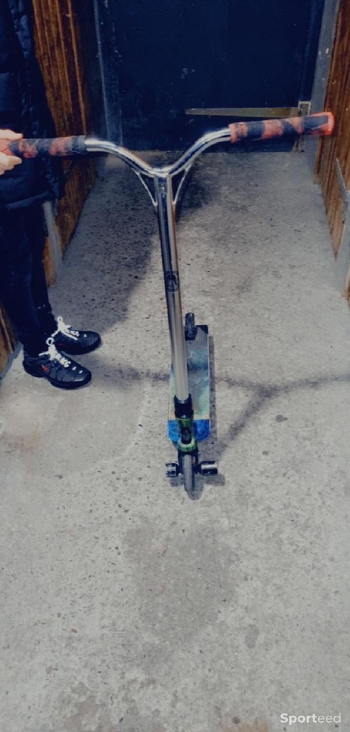 Trottinette Freestyle à Montpellier, disponible à la séance, sans abonnement