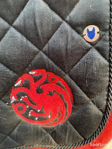 Equitation - Tapis cheval noir et rouge equi idées game of thrones - photo 4