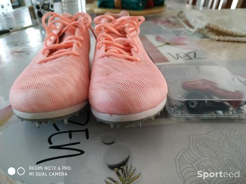 Athlétisme - Chaussures à pointes roses  - photo 6