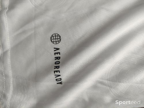 Football - Maillot Real Madrid 22/23 - photo 4