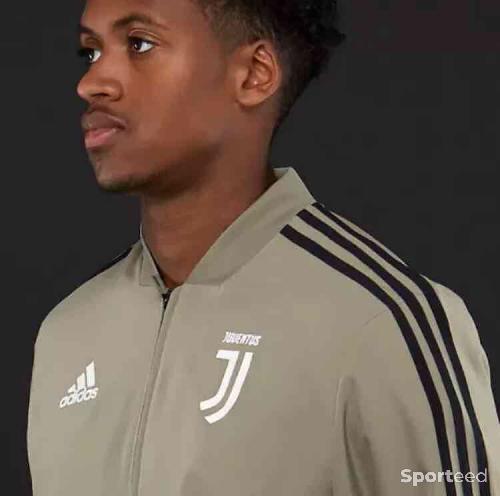 Football - Veste Football Adidas Juventus Kaki Taille S neuf et authentique - photo 4