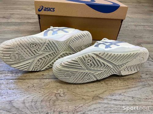 Tennis - Chaussures ASICS blanches 37 - photo 5