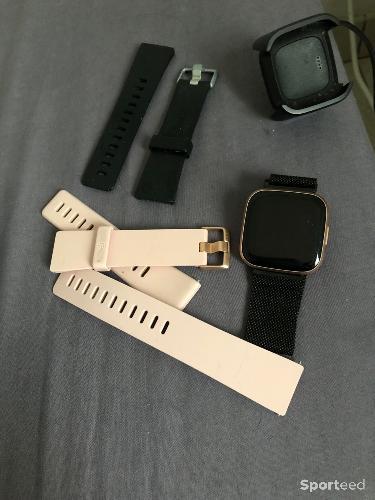 Accessoires électroniques - Montre versa 2 fitbit - photo 3