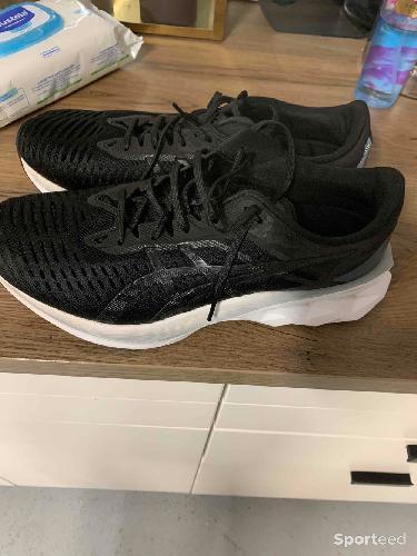 Course à pied route - Asics novablast - homme  - photo 6