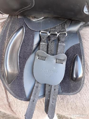 Equitation - Selle mixte synthétique 17,5 pouces  - photo 6