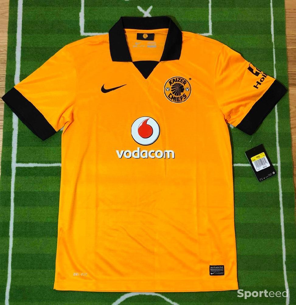 Football - Maillot foot Kaizer Chiefs 🇿🇦 home 2013/2014 - photo 1