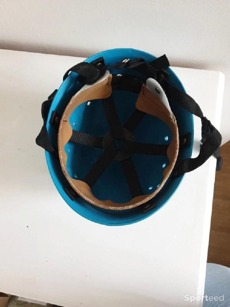 Alpinisme - The climbing helmet - photo 1