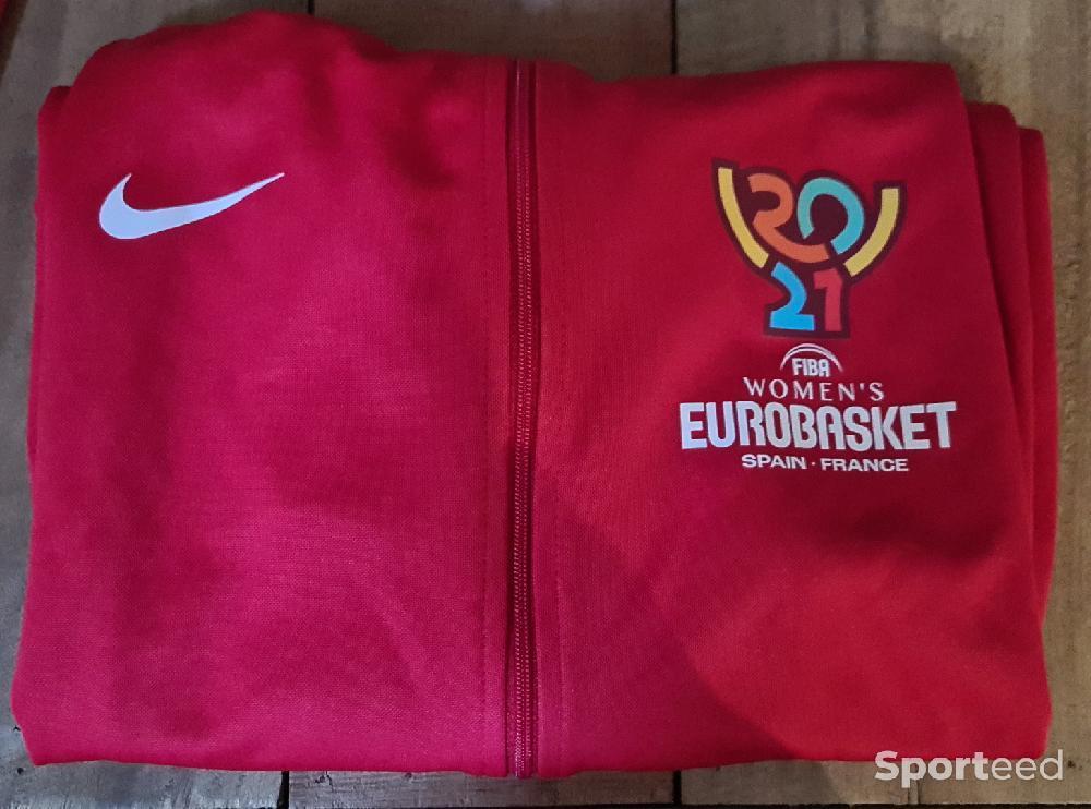 Basket-ball - Veste NIKE collector France Espagne eurobasket Féminin 2021 - photo 2