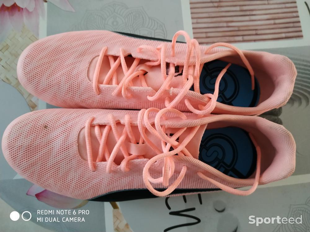 Athlétisme - Chaussures à pointes roses  - photo 5