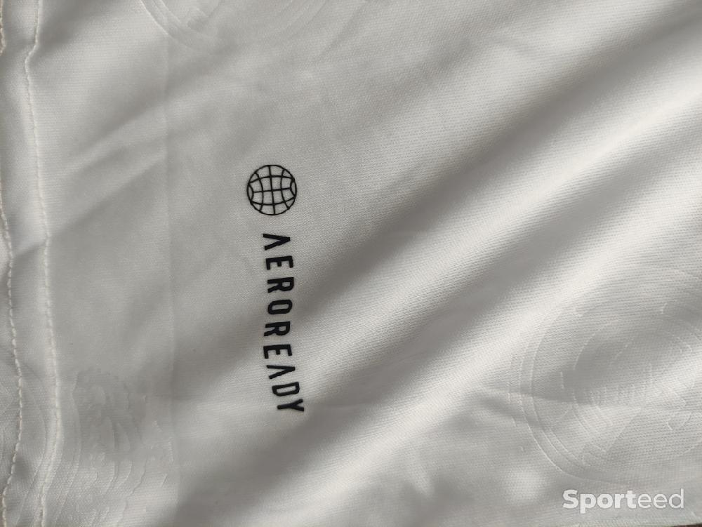 Football - Maillot Real Madrid 22/23 - photo 3