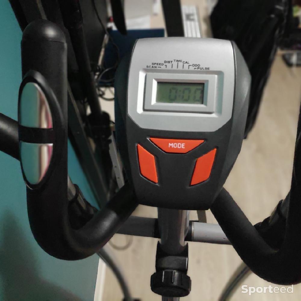 Fitness / Cardio training - Klarfit Ellifit Basic 10 Vélo elliptique crosstrainer - ordinateur de bord avec écran LCD et pulsomètre intégrés - photo 4