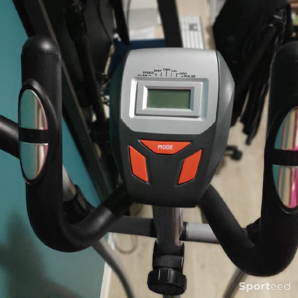 Fitness / Cardio training - Klarfit Ellifit Basic 10 Vélo elliptique crosstrainer - ordinateur de bord avec écran LCD et pulsomètre intégrés - photo 5