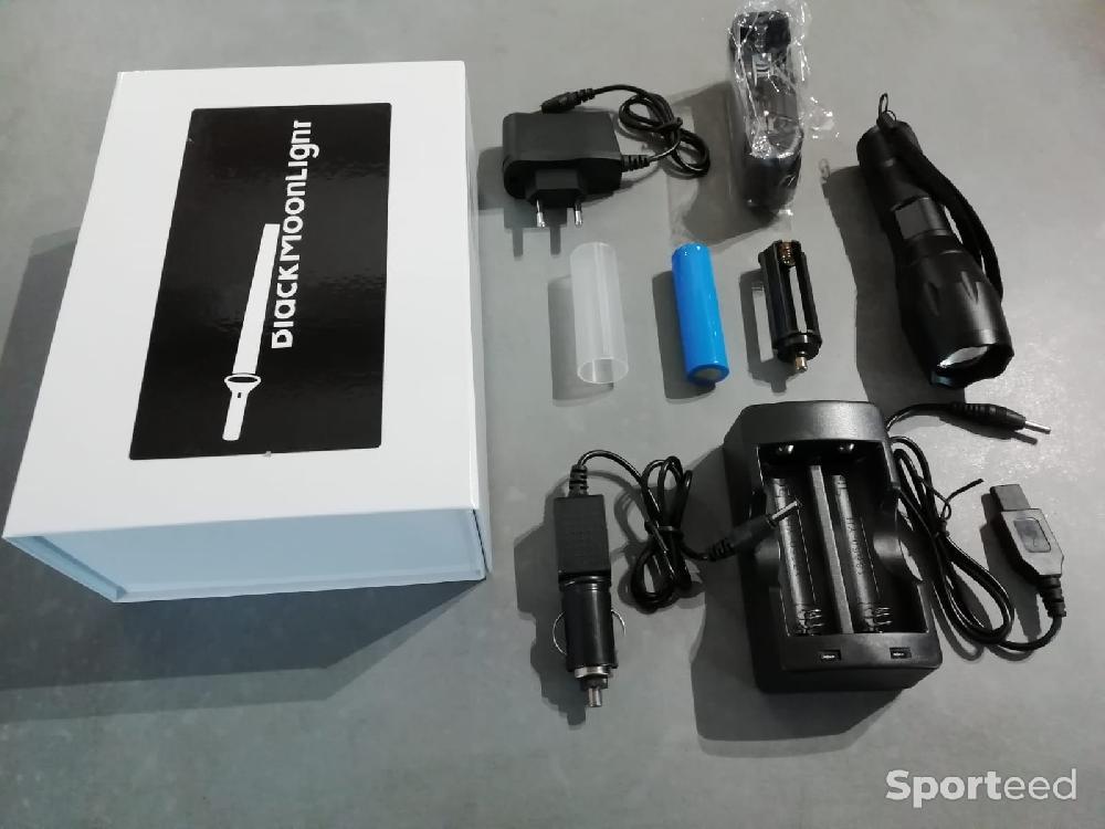 Randonnée / Trek - Kit Lampe Torche Led Ultra-Puissante 5 Modes Black Moon Light L8 2022 + Batterie Lithium Rechargeable + 4 Chargeurs + Boite cadeau. Notice en Français. - photo 1