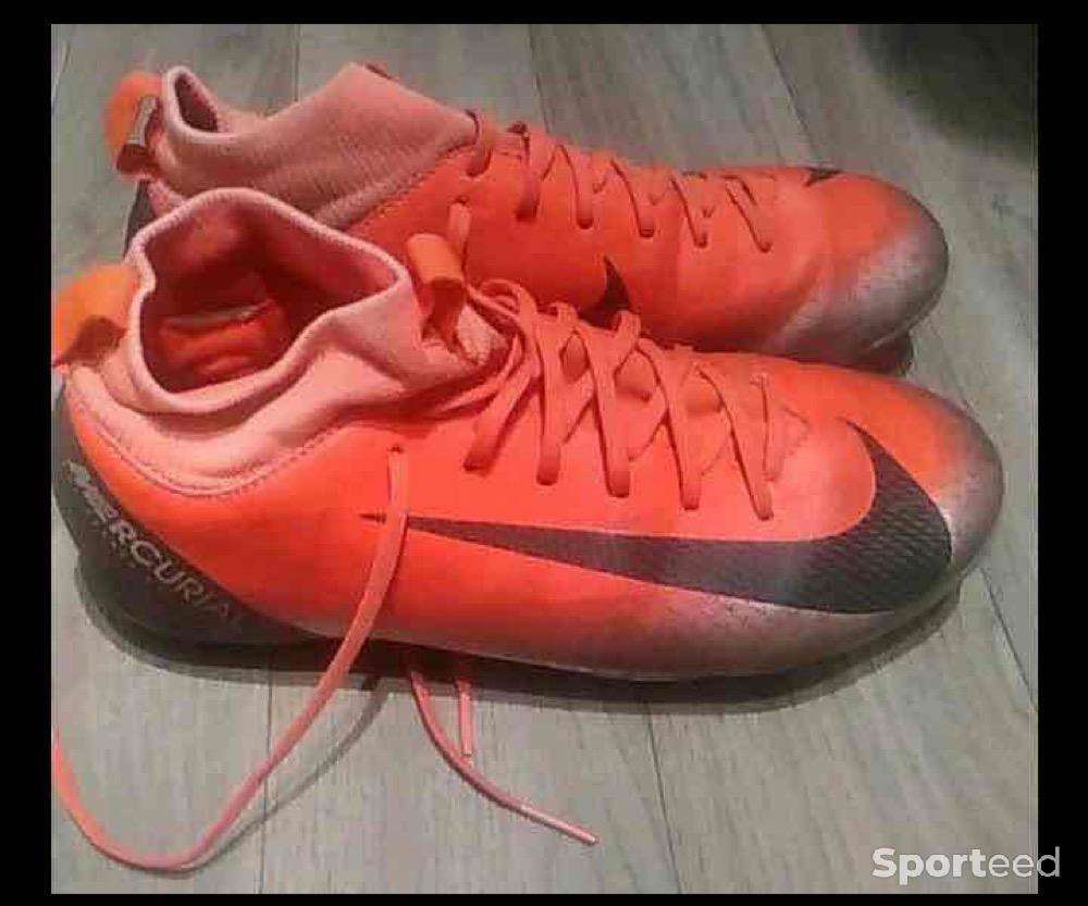 Football - Crampons moulés - photo 1