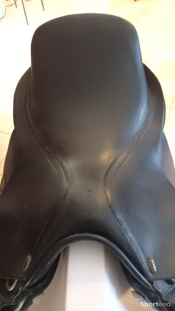 Equitation - Selle mixte 16' cuir Chetak - photo 3