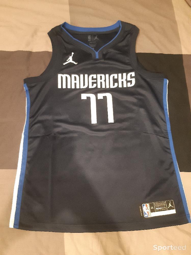 Basket-ball - Maillot NBA Luka Doncic Mavericks Statement Edition 2020 - photo 2