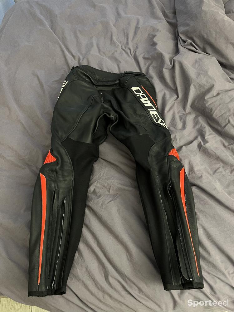 Moto route - Pantalon Dainese Delta 3 noir et rouge T46 - photo 2