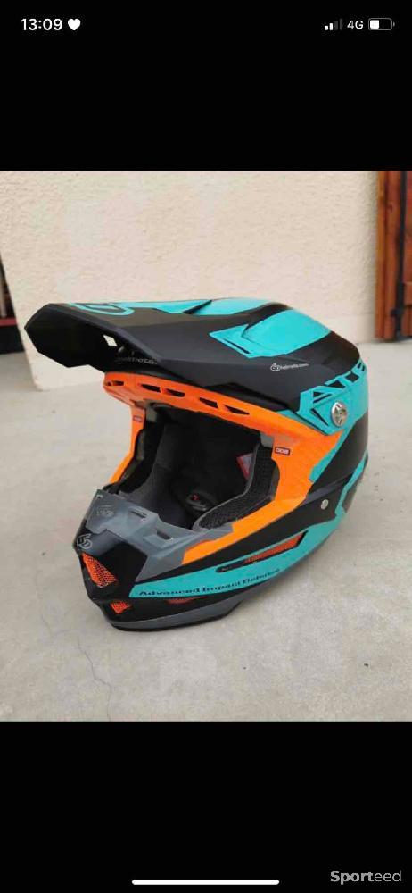 Moto cross - Casque 6D - photo 1