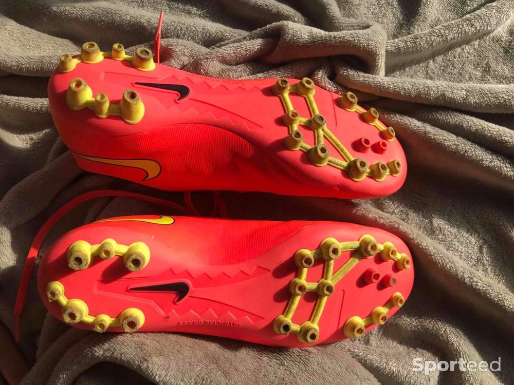 Football - crampons foot  - photo 2