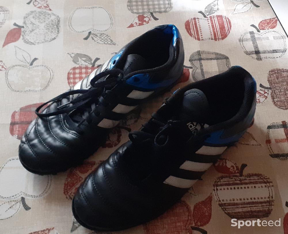 Football - Chaussures de football indoor Adidas pointure 39 1/2 - photo 2