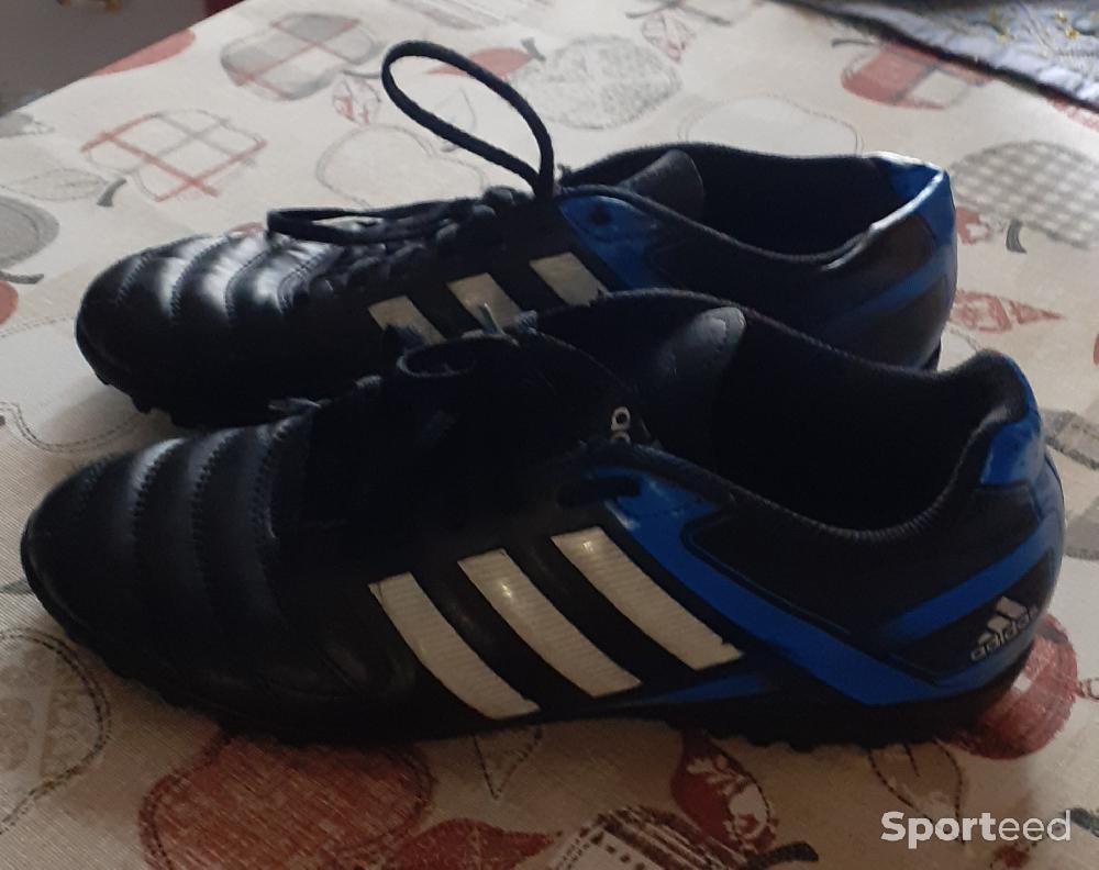 Football - Chaussures de football indoor Adidas pointure 39 1/2 - photo 3