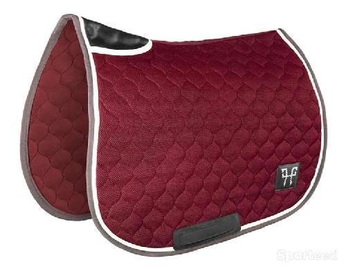 TAPIS HORSE PILOT BORDEAUX 