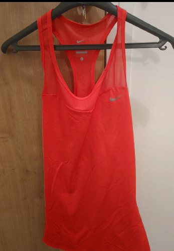 Course à pied route - Nike - Débardeur running et sport rouge taille L - Neuf  - photo 6