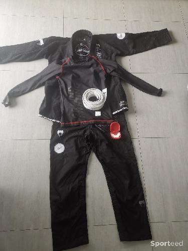 Kimono venum elite light 3 + ceinture blanche jjb + rashgarde + protège dents