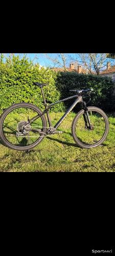 RACE 900 team rockrider