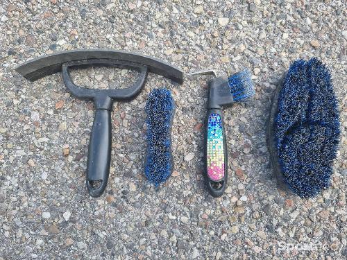 Equitation - Lot de brosse noir et strass multicolore  - photo 3