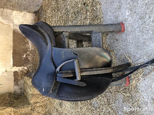 SELLE DE DRESSAGE