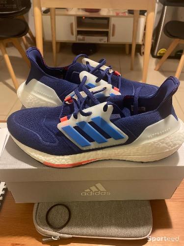 Course à pied route - Chaussures Adidas Ultraboost 22 - photo 4