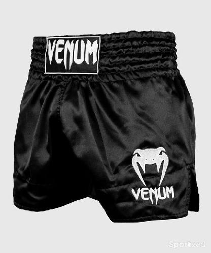Short de Muay Thai - Venum Classic - Noir/Blanc