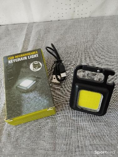 Camping - Neuf lumineux lampe spot magnétique pratique porte clé  - photo 6