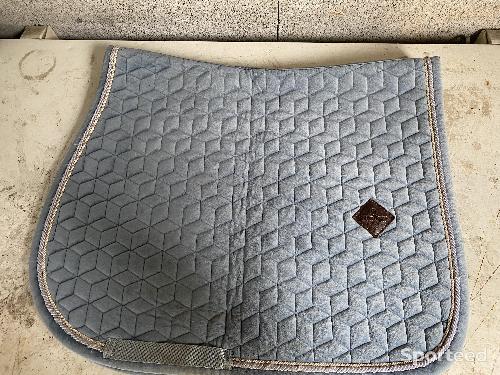 Tapis kentucky velvet bleu