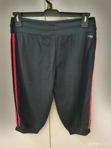 Sportswear - Pantacourt de sport noir et rose Adidas taille M - photo 5