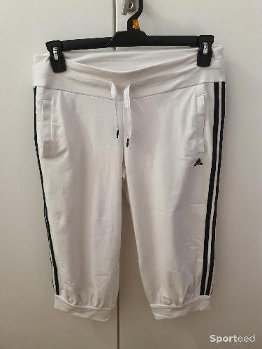 Sportswear - Pantacourt sport adidas blanc et noir taille M - photo 4