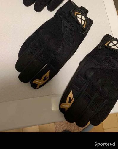 Gants de moto