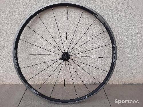 Roue avant SHIMANO RS