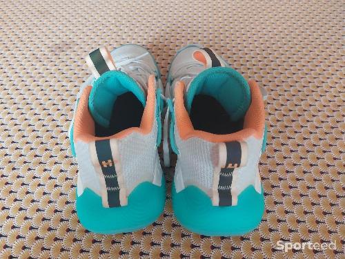 Basket-ball - Chaussures de basket-ball Adidas harden stepback 3 taille 38 - photo 6