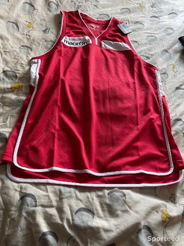 Tee shirt Macron taille m 