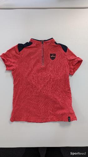 T-shirt d'équitation rouge 10 ans